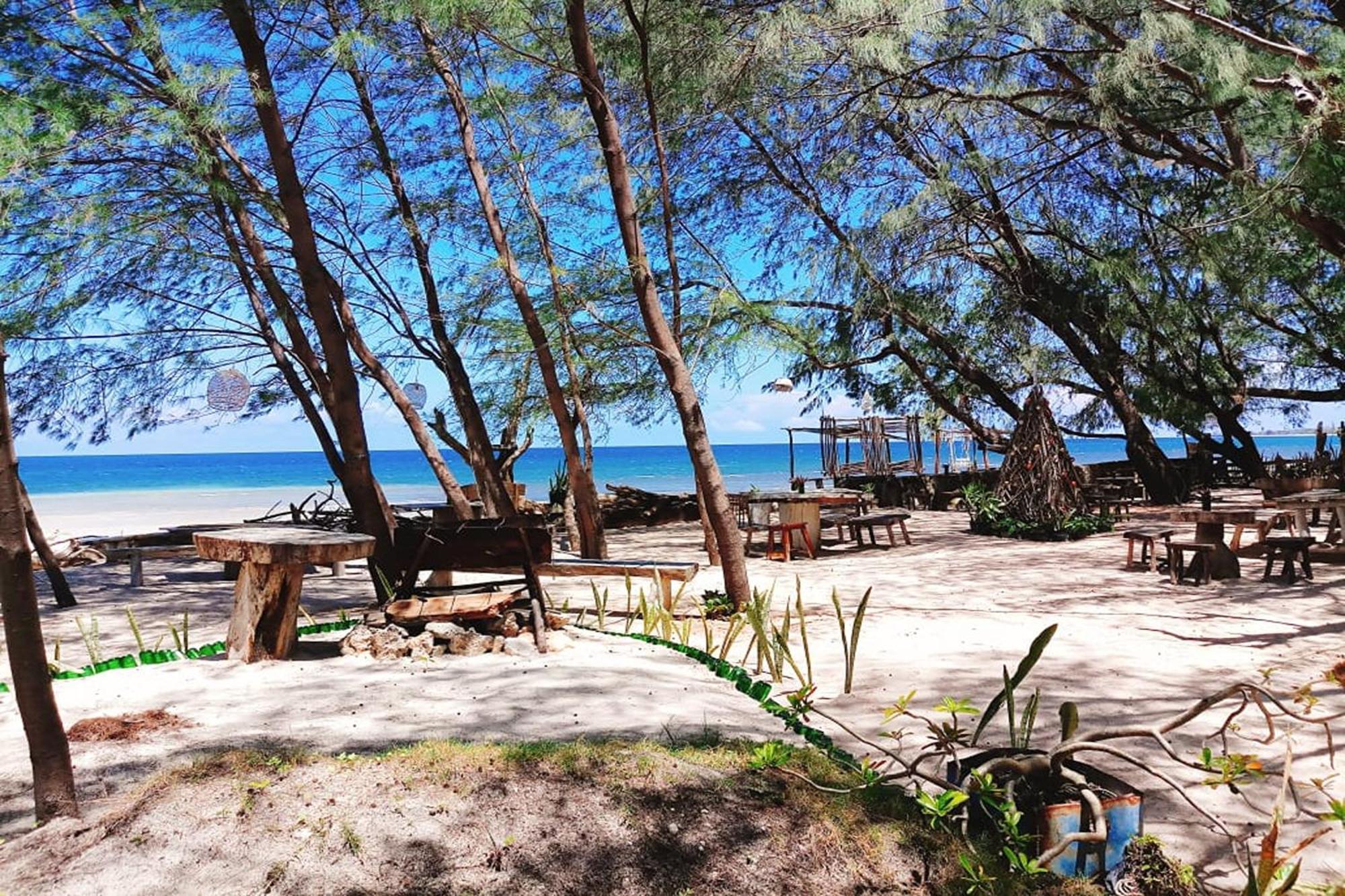 Cemara Beachfront Suite Mondu Exterior foto